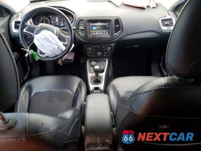 Zdjęcie 8 z 12 samochodu: 2019 JEEP COMPASS LATITUDE VIN:3C4NJDBB2KT593455 - miniatura