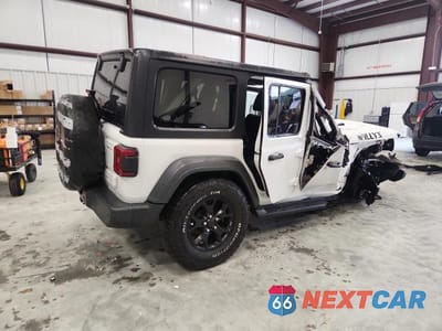 Trzecie zdjęcie samochodu z tyłu: 2020 JEEP WRANGLER UNLIMITED SPORT VIN:1C4HJXDG1LW241762 - miniatura