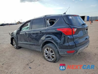 Drugie zdjęcie samochodu z przodu: 2019 FORD ESCAPE SE VIN:1FMCU9GD5KUC38013 - miniatura