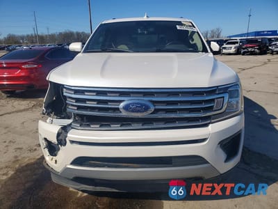 Piąte zdjęcie samochodu w środku: 2019 FORD EXPEDITION XLT VIN:1FMJU1JT5KEA53219 - miniatura