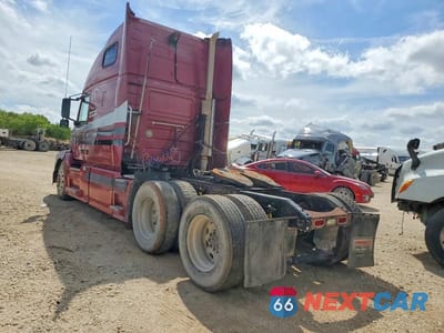 Trzecie zdjęcie samochodu z tyłu: 2004 VOLVO VNL SEMI TRUCK VIN:4V4NC9TH14N363570 - miniatura