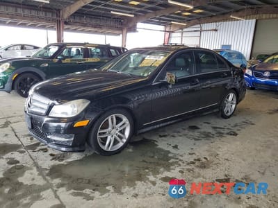 2013 MERCEDES-BENZ C 250 WDDGF4HB7DA779400 - główne zdjęcie licytacji z USA - miniatura