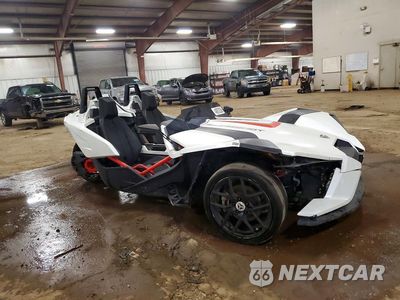 Czwarte zdjęcie samochodu z boku: 2016 POLARIS SLINGSHOT SL VIN:57XAAPFA6G7113616 - miniatura