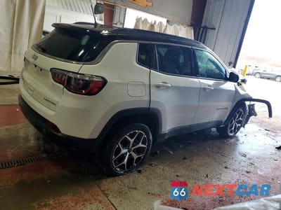 Trzecie zdjęcie samochodu z tyłu: 2026 JEEP COMPASS LIMITED VIN:3C4NJDCN0TT187510 - miniatura
