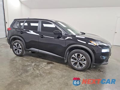 Czwarte zdjęcie samochodu z boku: 2023 NISSAN ROGUE SV VIN:5N1BT3BA7PC879234 - miniatura