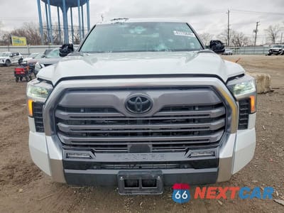 Piąte zdjęcie samochodu w środku: 2022 TOYOTA TUNDRA LIMITED HV VIN:5TFJC5DB8NX004364 - miniatura