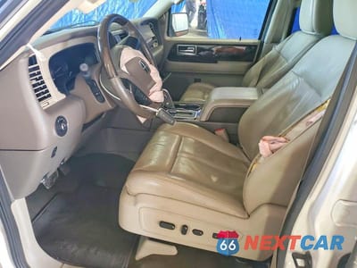 Zdjęcie 7 z 13 samochodu: 2016 LINCOLN NAVIGATOR SELECT VIN:5LMJJ2JT3GEL00546 - miniatura