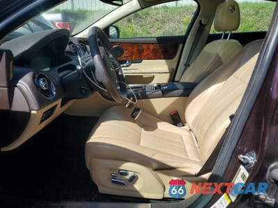 Zdjęcie 7 z 12 samochodu: 2013 JAGUAR XJ VIN:SAJWA1C78D8V41800 - miniatura