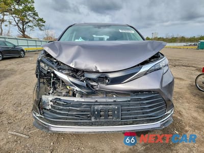 Piąte zdjęcie samochodu w środku: 2024 TOYOTA SIENNA XLE 7-PASSENGER VIN:5TDYSKFCXRS121462 - miniatura