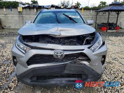 Piąte zdjęcie samochodu w środku: 2021 TOYOTA RAV4 XLE PREMIUM VIN:2T3C1RFV4MW183924 - miniatura