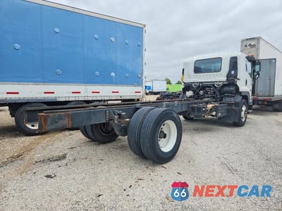 Czwarte zdjęcie samochodu z boku: 2019 ISUZU FTR TRUCK CAB AND CHASSIS VIN:54DK6S160KSG00478 - miniatura