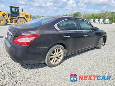 Trzecie zdjęcie samochodu z tyłu: 2010 NISS MAXIMA 3.5 S VIN:1N4AA5AP3AC800873 - miniatura