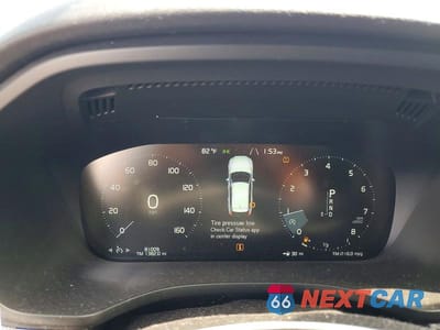 Zdjęcie 9 z 12 samochodu: 2018 VOLVO XC60 T5 R-DESIGN VIN:YV4102RM7J1048920 - miniatura
