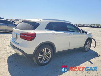 Trzecie zdjęcie samochodu z tyłu: 2020 MERCEDES-BENZ GLA 250 VIN:W1NTG4EB5LU030675 - miniatura
