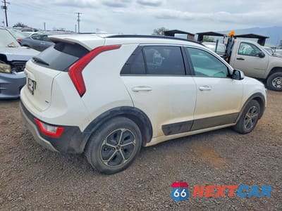 Trzecie zdjęcie samochodu z tyłu: 2024 KIA NIRO VIN:KNDCT3LE2R5142251 - miniatura