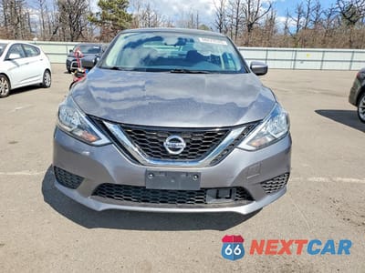 Piąte zdjęcie samochodu w środku: 2019 NISSAN SENTRA SV VIN:3N1AB7AP9KY266048 - miniatura