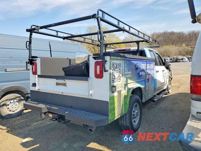 Trzecie zdjęcie samochodu z tyłu: 2024 CHEVROLET SILVERADO HD UTILITY / SERVICE TRUCK VIN:1GB2YLE72RF357400 - miniatura