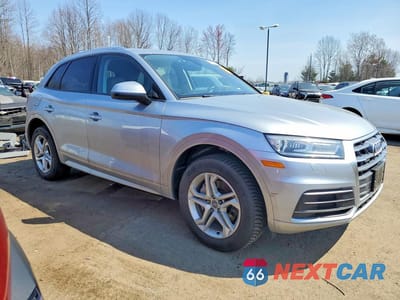 Czwarte zdjęcie samochodu z boku: 2018 AUDI Q5 PREMIUM VIN:WA1ANAFY3J2206423 - miniatura