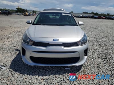Piąte zdjęcie samochodu w środku: 2019 KIA RIO S VIN:3KPA24AB6KE223126 - miniatura
