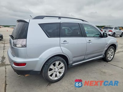 Trzecie zdjęcie samochodu z tyłu: 2010 MITSUBISHI OUTLANDER SE VIN:JA4AS3AW2AZ009454 - miniatura