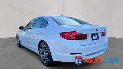 Trzecie zdjęcie samochodu z tyłu: 2019 BMW 530 I VIN:WBAJA5C56KWW22265 - miniatura