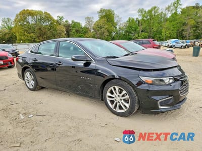 Czwarte zdjęcie samochodu z boku: 2018 CHEVROLET MALIBU LT VIN:1G1ZD5ST8JF121611 - miniatura