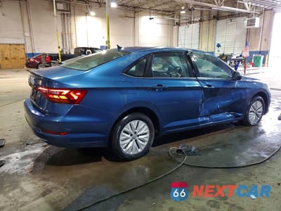 Trzecie zdjęcie samochodu z tyłu: 2019 VOLKSWAGEN JETTA S VIN:3VWC57BU5KM151775 - miniatura