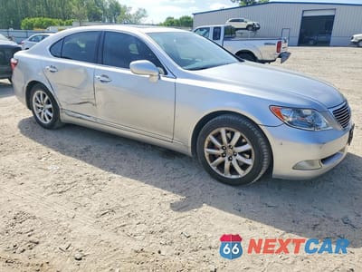 Czwarte zdjęcie samochodu z boku: 2008 LEXUS LS 460 BASE VIN:JTHBL46F885066120 - miniatura