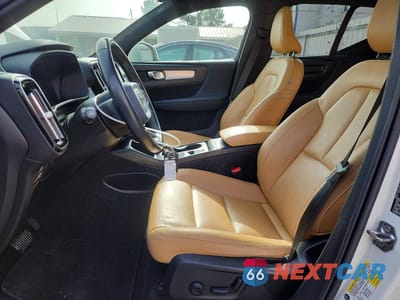 Zdjęcie 7 z 13 samochodu: 2019 VOLVO XC40 T5 MOMENTUM VIN:YV4162UK2K2123314 - miniatura