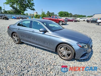 Czwarte zdjęcie samochodu z boku: 2017 MERCEDES-BENZ E 300 4MATIC VIN:WDDZF4KB8HA032914 - miniatura