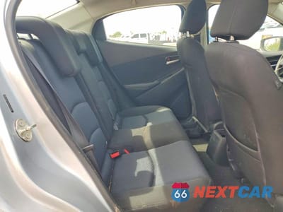 Zdjęcie 10 z 13 samochodu: 2017 TOYOTA YARIS IA BASE VIN:3MYDLBYV0HY175114 - miniatura