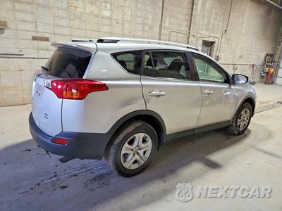 Trzecie zdjęcie samochodu z tyłu: 2015 TOYOTA RAV4 LE VIN:JTMBFREV4FJ046188 - miniatura
