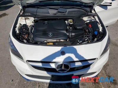 Zdjęcie 11 z 12 samochodu: 2018 MERCEDES-BENZ CLA 250 VIN:WDDSJ4EB5JN654607 - miniatura
