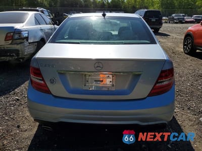 Zdjęcie 6 z 12 samochodu: 2013 MERCEDES-BENZ C 250 VIN:WDDGF4HB9DA781391 - miniatura
