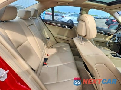 Zdjęcie 10 z 12 samochodu: 2014 MERCEDES-BENZ C 250 VIN:WDDGF4HB1EA945136 - miniatura