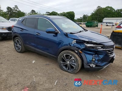 Czwarte zdjęcie samochodu z boku: 2021 BUICK ENCORE GX SELECT VIN:KL4MMDSL4MB074191 - miniatura