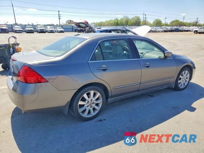 Trzecie zdjęcie samochodu z tyłu: 2007 HONDA ACCORD EX VIN:1HGCM665X7A069078 - miniatura