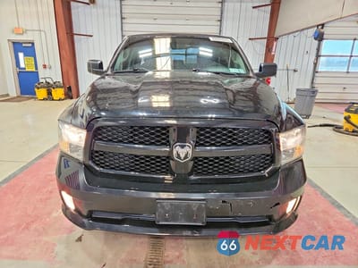 Piąte zdjęcie samochodu w środku: 2018 RAM 1500 ST VIN:1C6RR7FT0JS200770 - miniatura