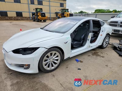 2018 TESLA MODEL S 5YJSA1E29JF268778 - główne zdjęcie licytacji z USA - miniatura