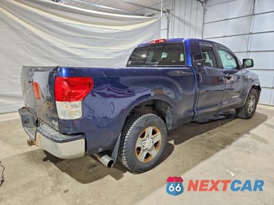 Trzecie zdjęcie samochodu z tyłu: 2007 TOYOTA TUNDRA DOUBLE CAB SR5 VIN:5TBBV541X7S457876 - miniatura