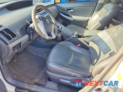 Zdjęcie 7 z 12 samochodu: 2010 TOYOTA PRIUS V VIN:JTDKN3DUXA0168223 - miniatura
