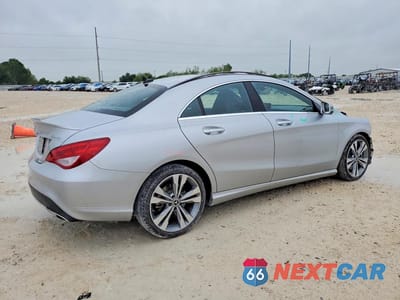 Trzecie zdjęcie samochodu z tyłu: 2019 MERCEDES-BENZ CLA 250 4MATIC VIN:WDDSJ4GB0KN722567 - miniatura
