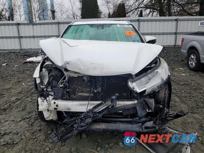 Piąte zdjęcie samochodu w środku: 2017 TOYOTA HIGHLANDER XLE VIN:5TDJZRFH4HS431266 - miniatura