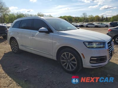 Czwarte zdjęcie samochodu z boku: 2018 AUDI Q7 PRESTIGE VIN:WA1VAAF7XJD027823 - miniatura