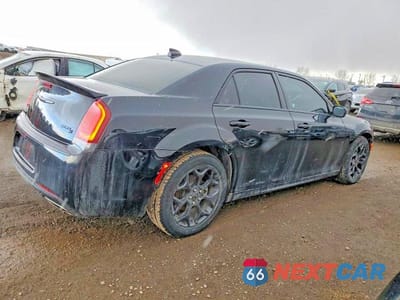 Trzecie zdjęcie samochodu z tyłu: 2023 CHRYSLER 300 S VIN:2C3CCAGG7PH593329 - miniatura