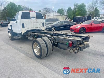 Trzecie zdjęcie samochodu z tyłu: 2020 CHEVROLET SILVERADO MEDIUM DUTY VIN:1HTKHPVH6LH629540 - miniatura