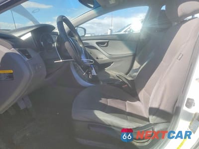 Zdjęcie 7 z 12 samochodu: 2013 HYUNDAI ELANTRA GLS VIN:5NPDH4AE8DH430511 - miniatura