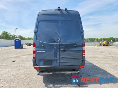 Zdjęcie 6 z 13 samochodu: 2018 MERCEDES BENZ SPRINTER 2500 DELIVERY VAN VIN:WD3PE7CD6JP646718 - miniatura
