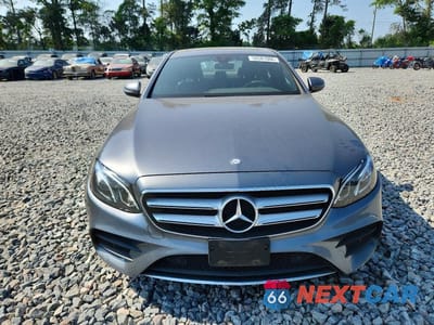 Piąte zdjęcie samochodu w środku: 2017 MERCEDES-BENZ E 300 4MATIC VIN:WDDZF4KB8HA032914 - miniatura