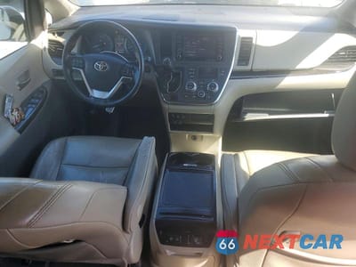 Zdjęcie 8 z 13 samochodu: 2019 TOYOTA SIENNA XLE 8-PASSENGER VIN:5TDYZ3DC4KS993128 - miniatura